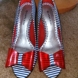 ADORABLE Gianni Bini open toed heels